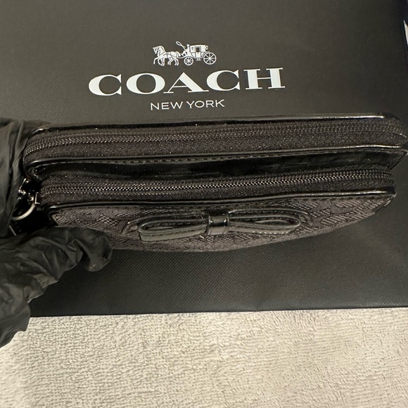 Coach Black Women\'s wristlet